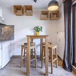 Rent - Centre